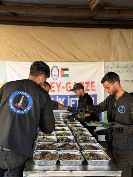 Şahinbey Belediyesi’nden Gazze’de kardeşlik iftarı